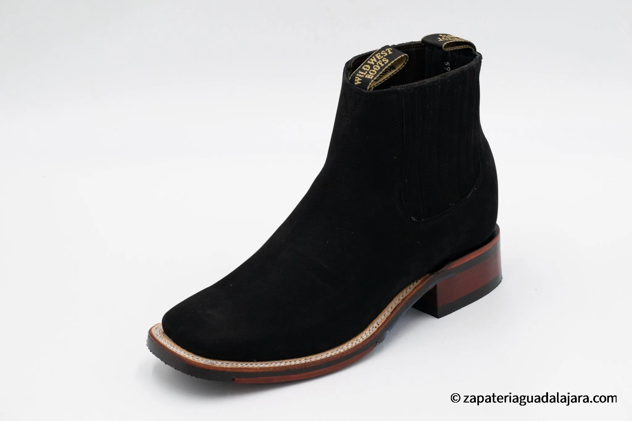 2826B6305 WIDE SQUARE TOE NOBUCK BLACK RUBBER SOLE