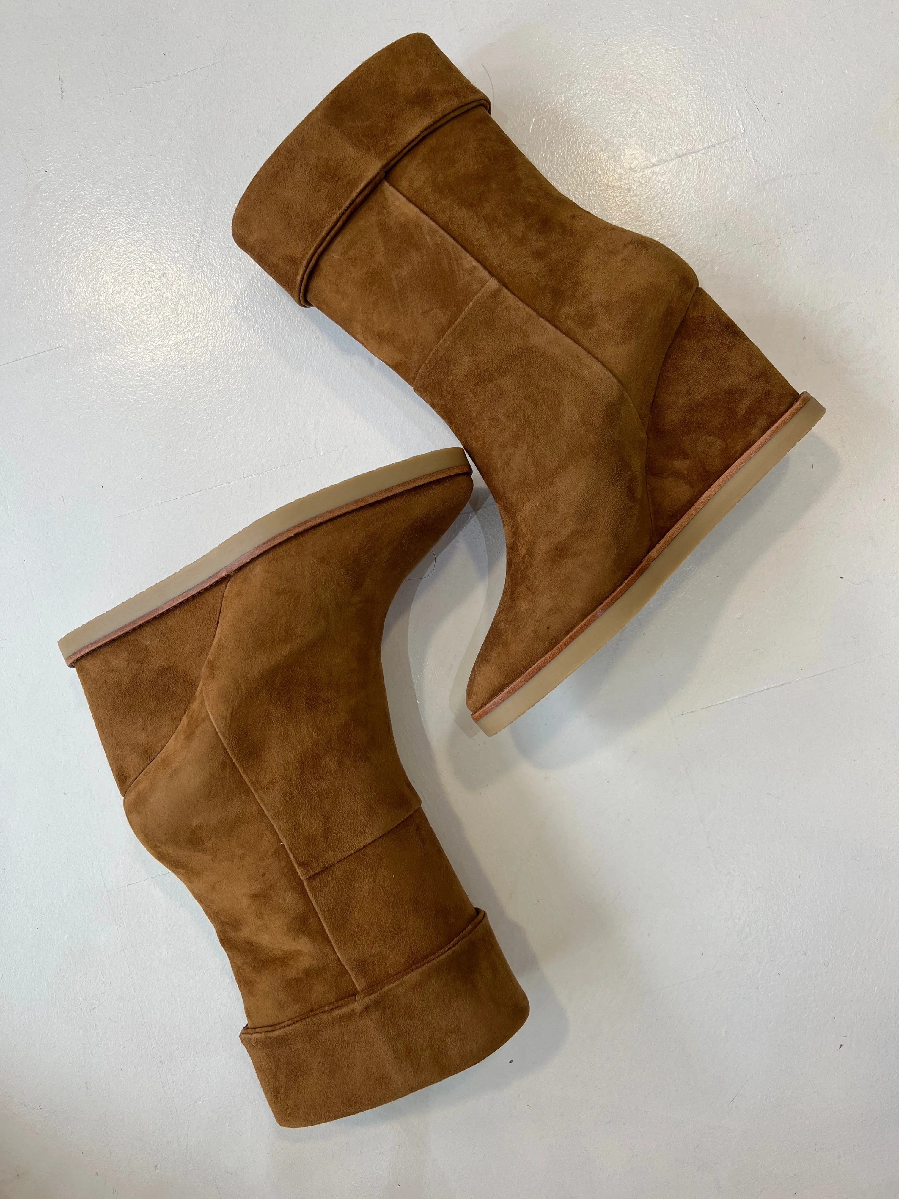Lola Cruz Tan Suede Wedge 3/4 Boot
