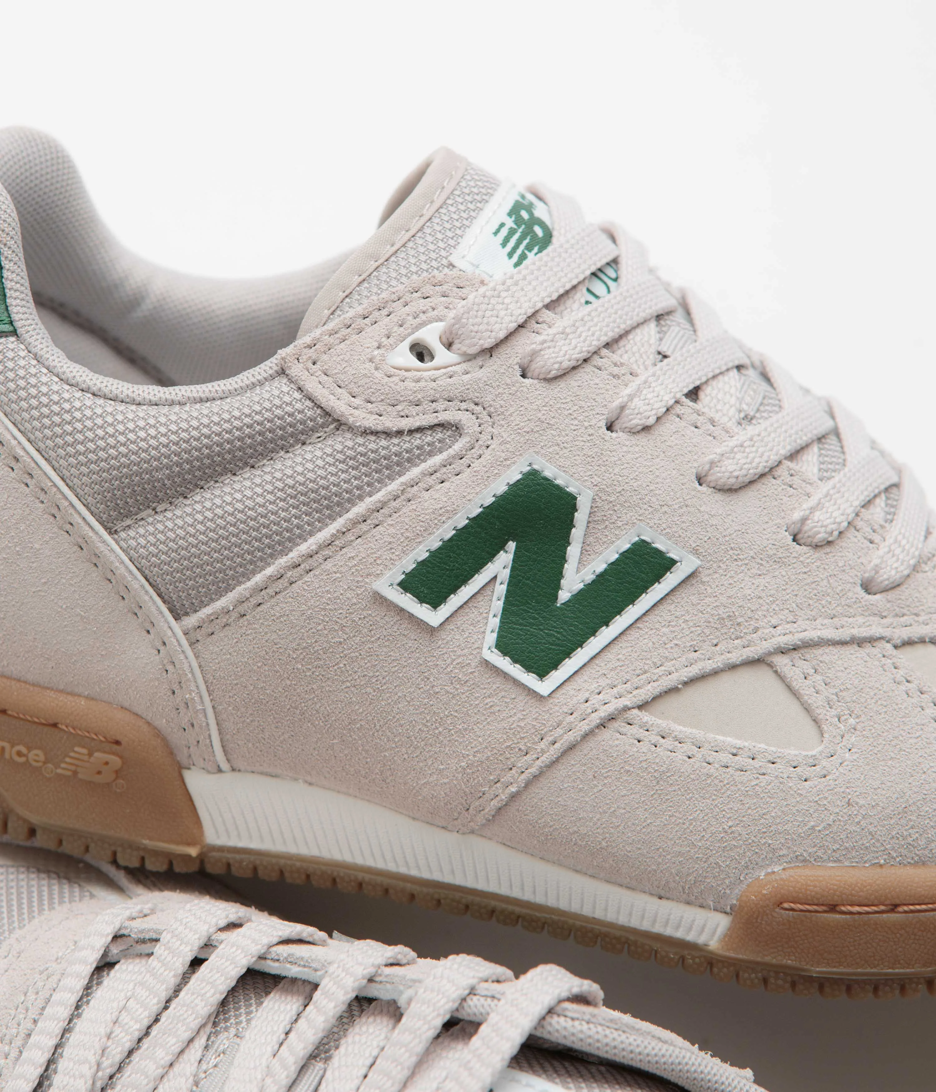 New Balance Numeric 600 Tom Knox Shoes - Sea Salt / Gum
