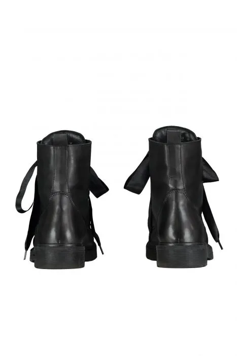 NIKKIE boots met satijnen veters