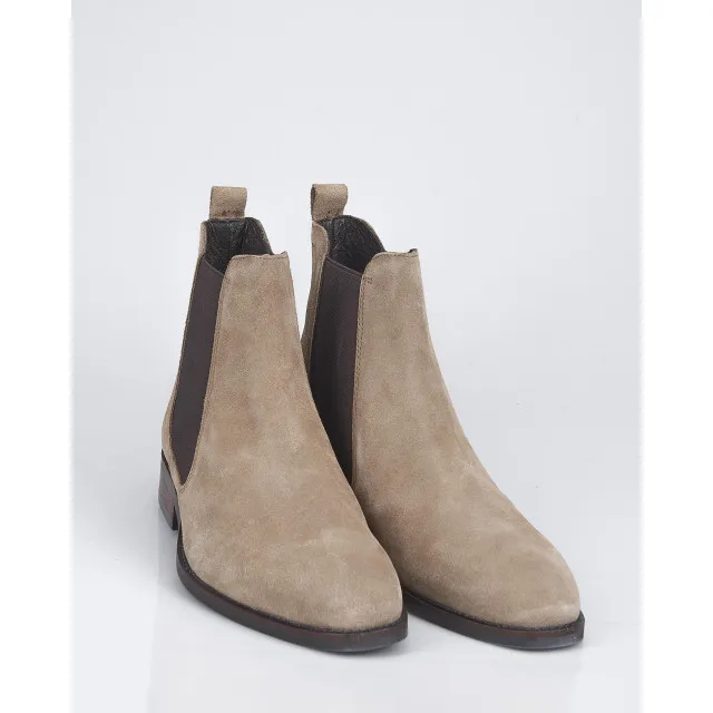 Recall Classic boots
