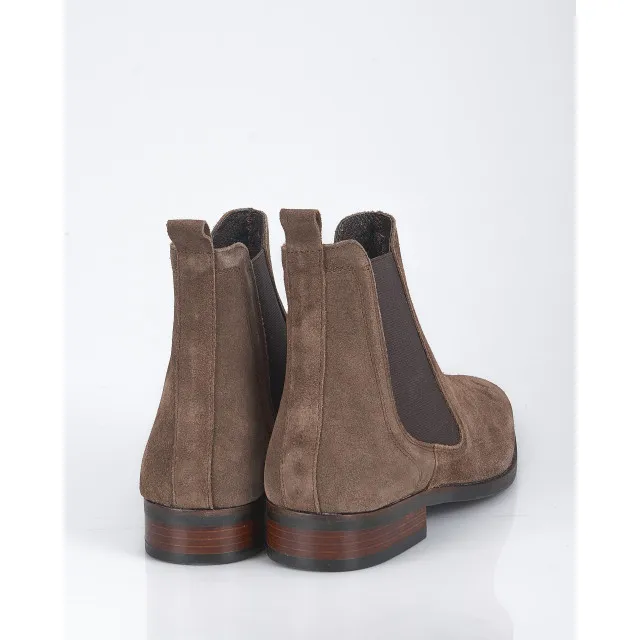 Recall Classic boots