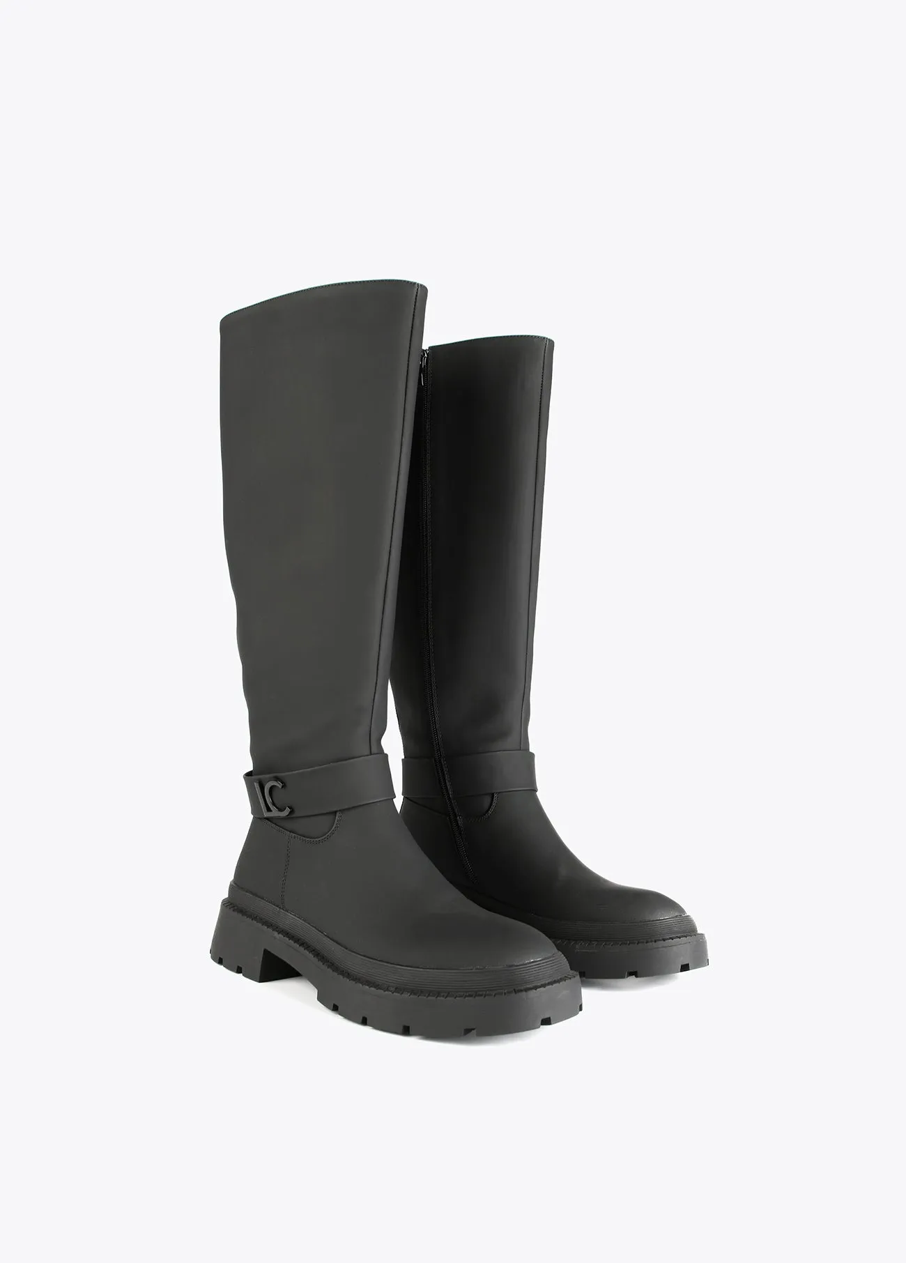 Rubberised knee-high boots