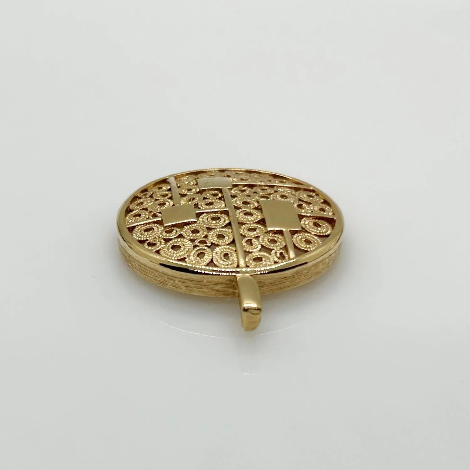 Sarah Coventry Vintage Gold Tone "Timeless Beauty" Pendant (1977)