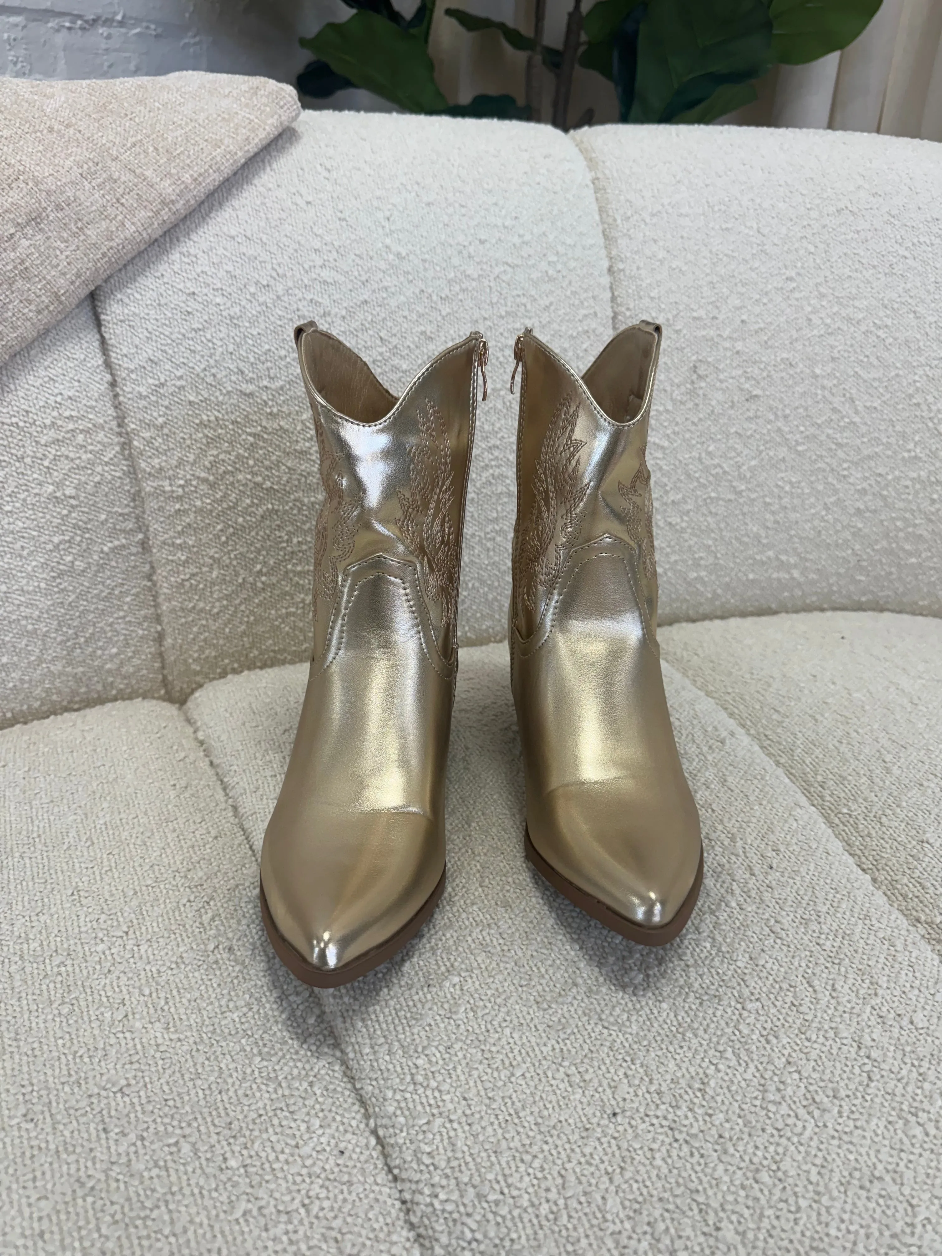 Tennessee gold cowboy boots