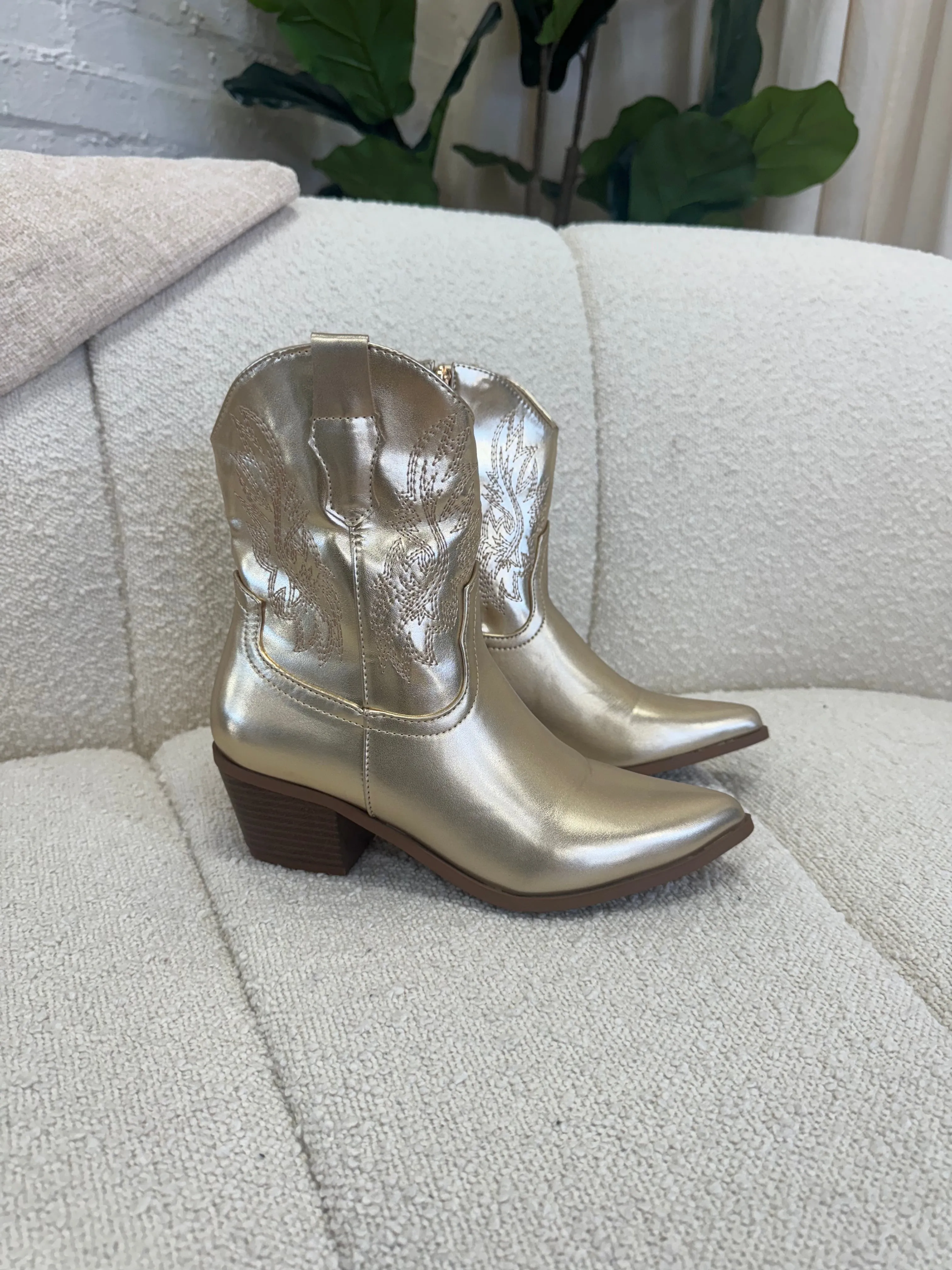 Tennessee gold cowboy boots
