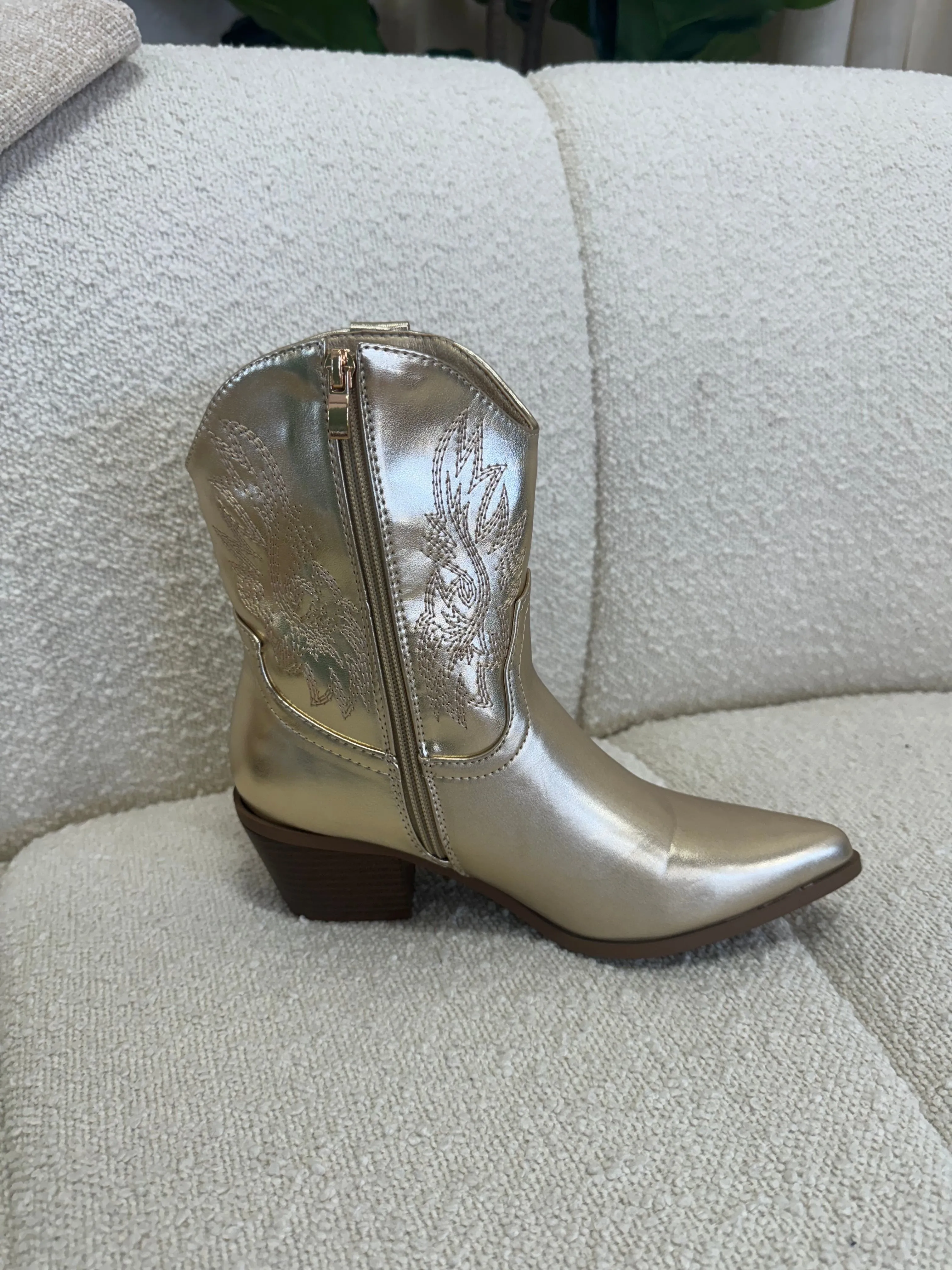 Tennessee gold cowboy boots