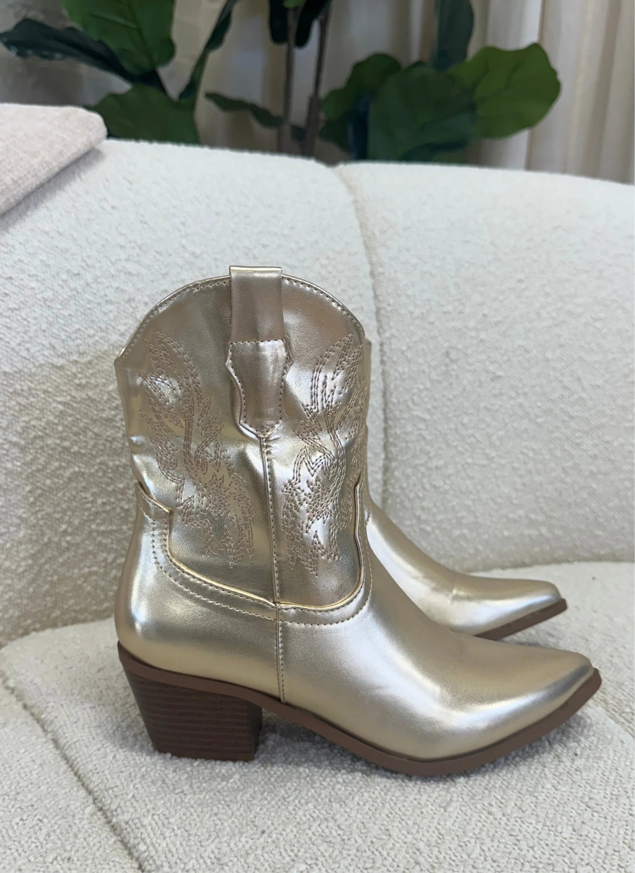 Tennessee gold cowboy boots