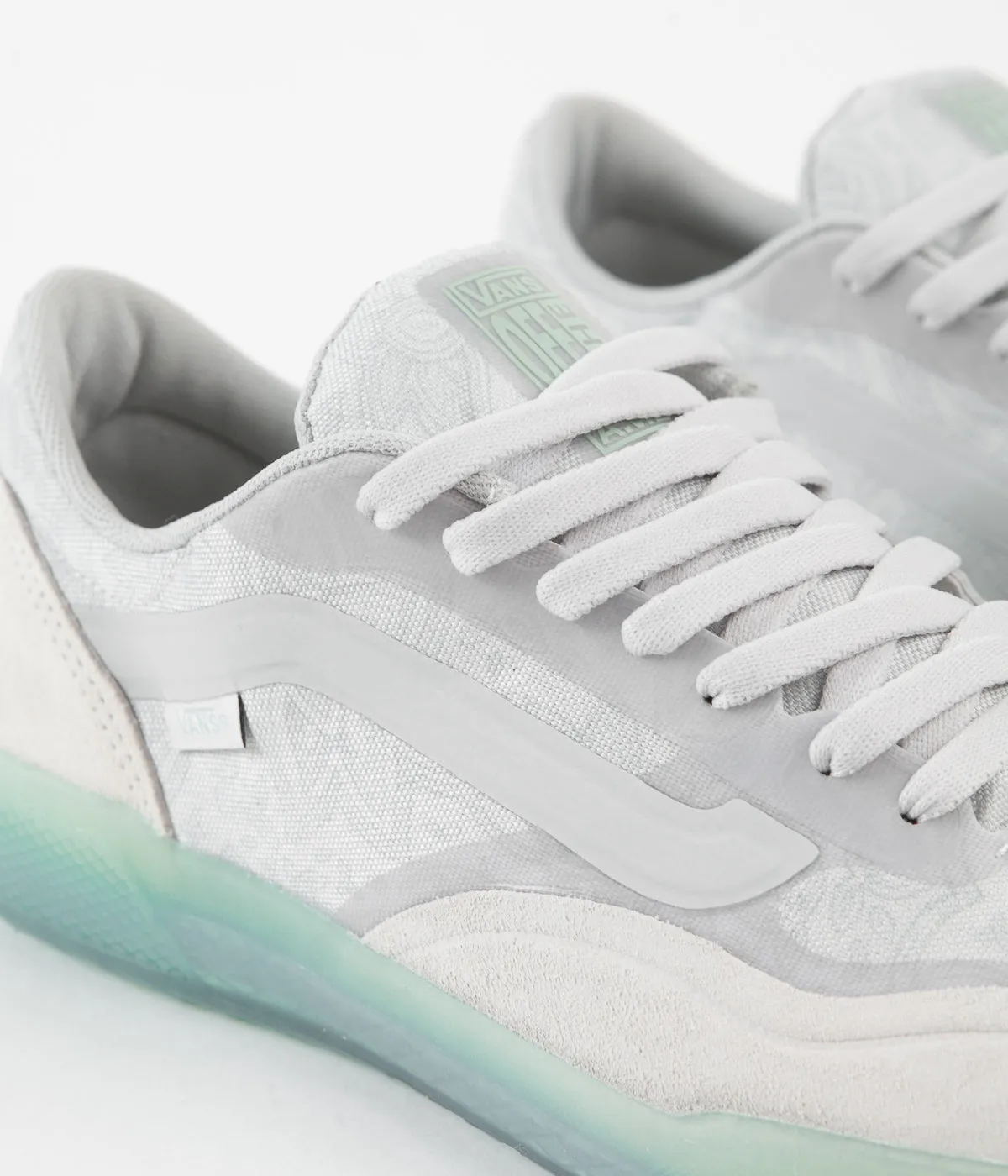 Vans AVE Pro Shoes - (Beatrice Domond) Bone / Jade
