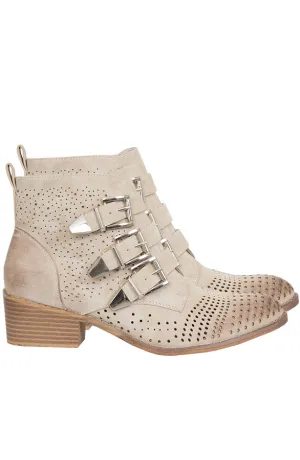 Wanted Buckle Boots Beige