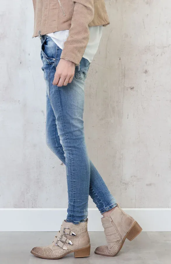 Wanted Buckle Boots Beige