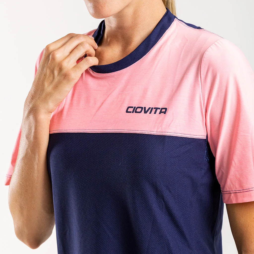 Women's Opera Short Sleeve Trail Tee (Coral)